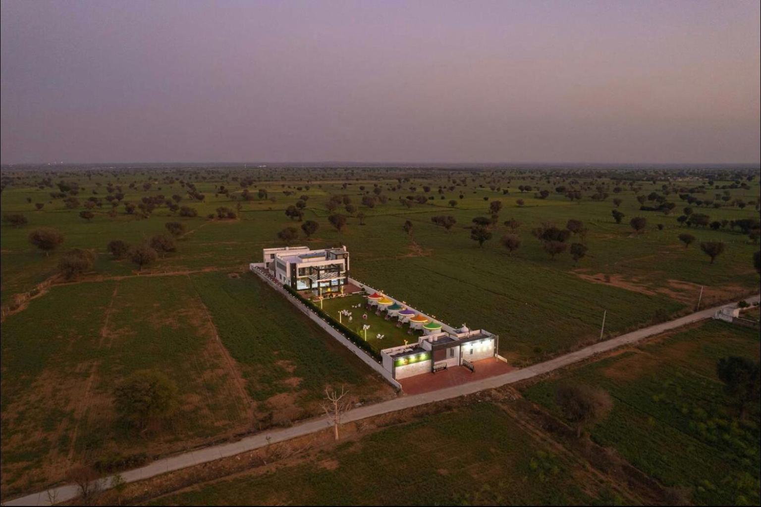 Iris Heaven'Z By Radha Rani Resort Divisione di Divisione di Jaipur Esterno foto